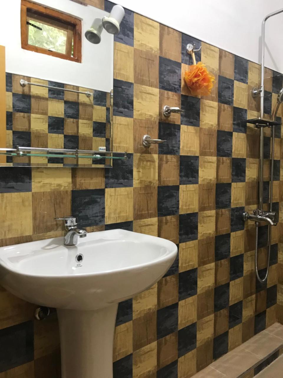 Peters Inn Ella Ngoại thất bức ảnh